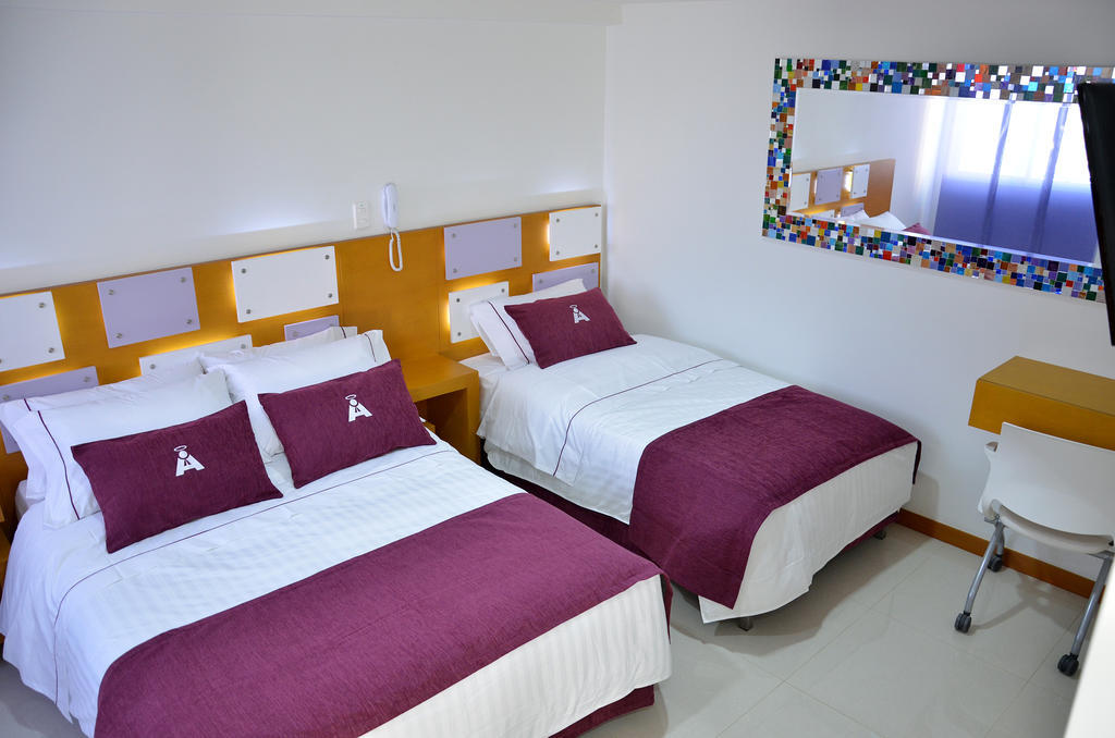 Hotel San Antonio Plaza Кали Номер фото