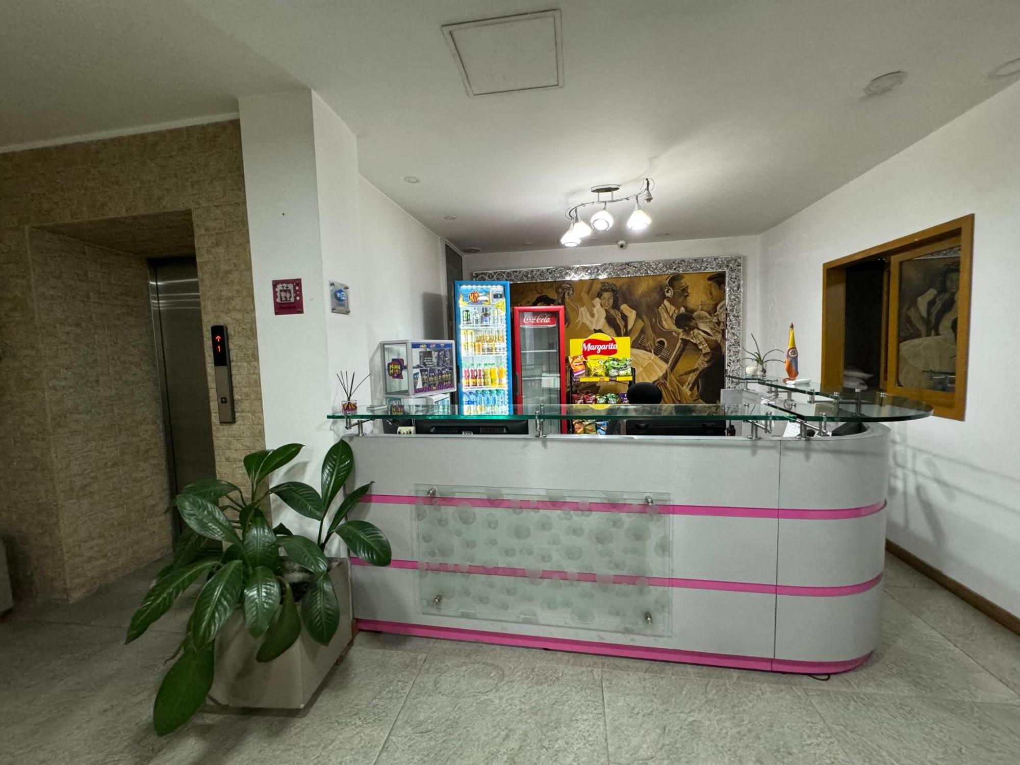Hotel San Antonio Plaza Кали Экстерьер фото
